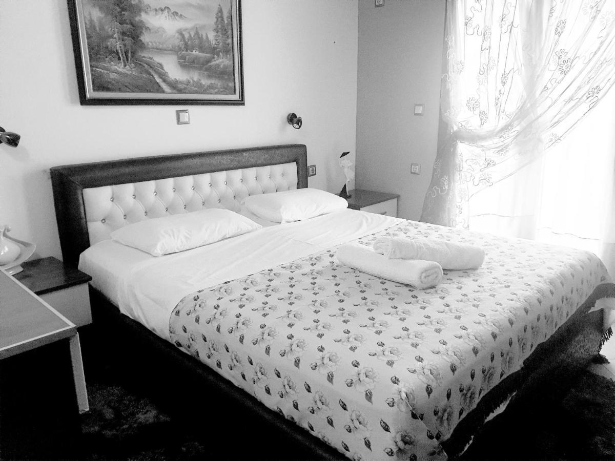 Apartment Rina Sarandë Exterior foto